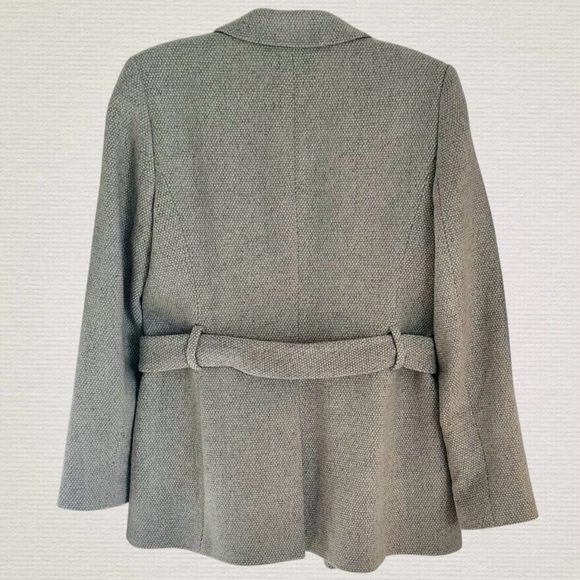 Ann Taylor Wool Blend Pebble Gray Textured Belted Blazer.  Size 6. - Picture 3 of 12
